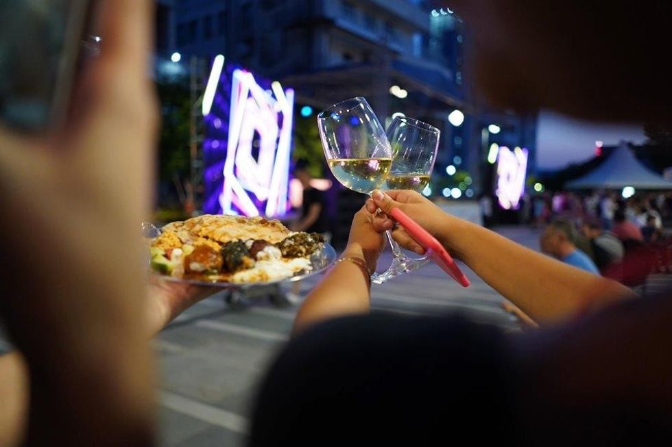 E4AB746B 1041 41B4 855F 5C2C7D53296D