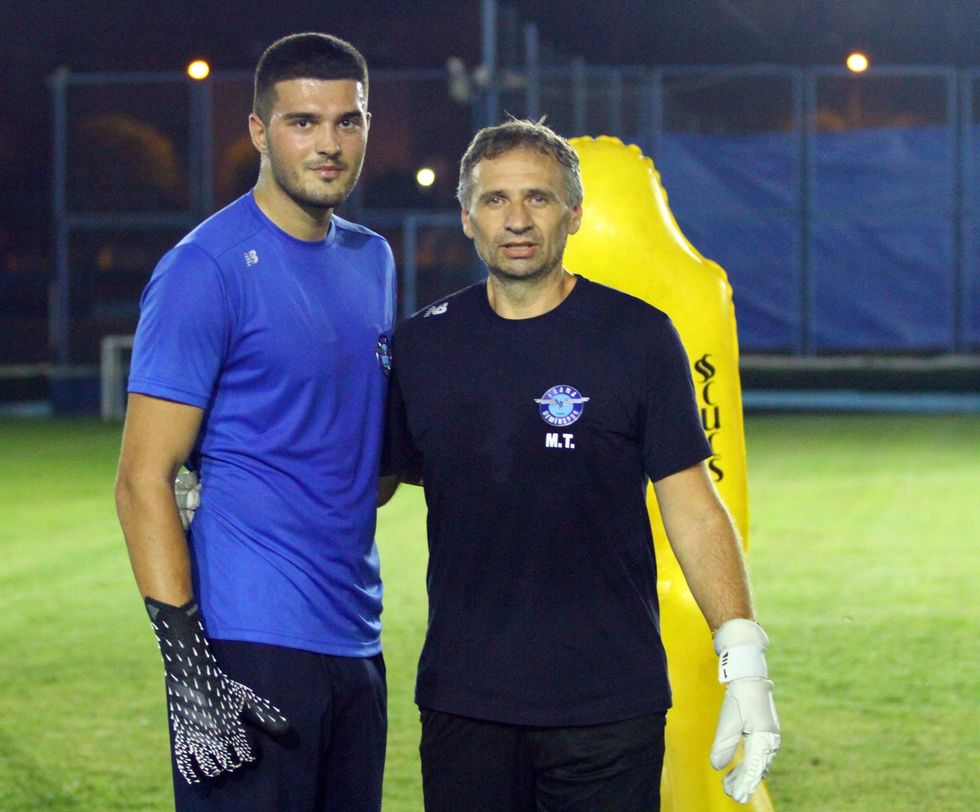 E8DIHVHXsAYnDsr scaled