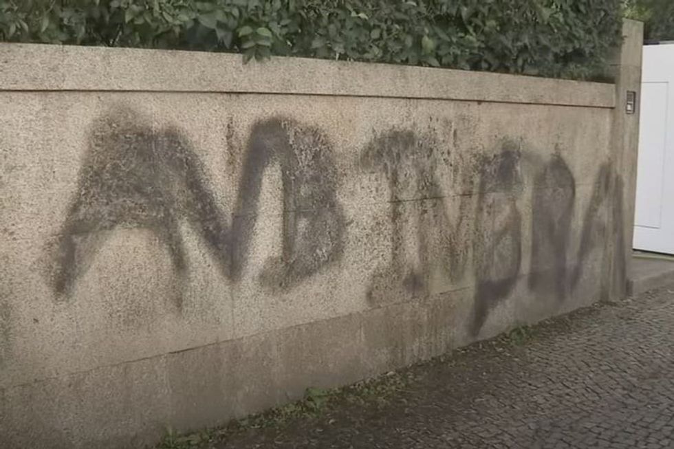 ea452a76a6ada00e6c04d315d43ccbf1