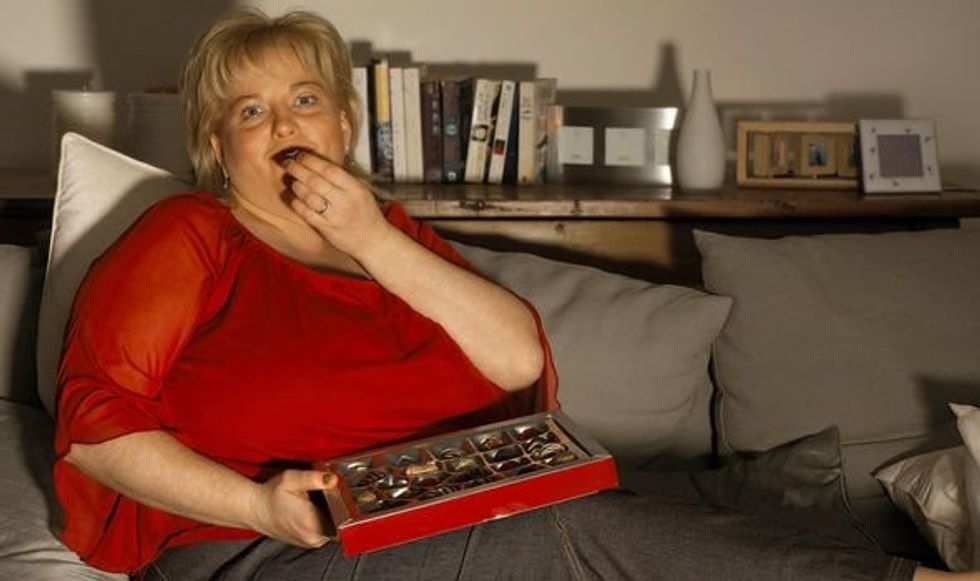 Eating chocolate before bed isn t recommended 2673678