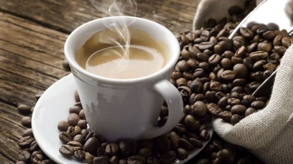 edhe kjo ndodh n euml vend t euml kafes marrin drog euml hd