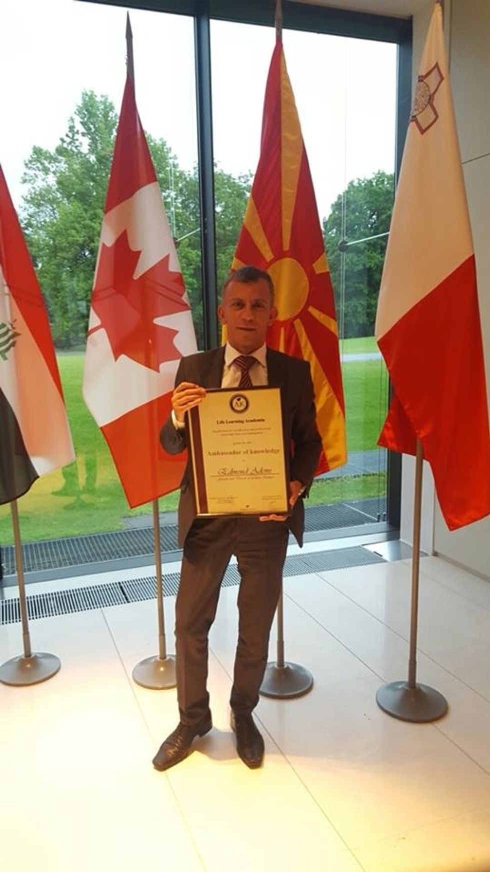 Edmond Ademi fiton cmim 1