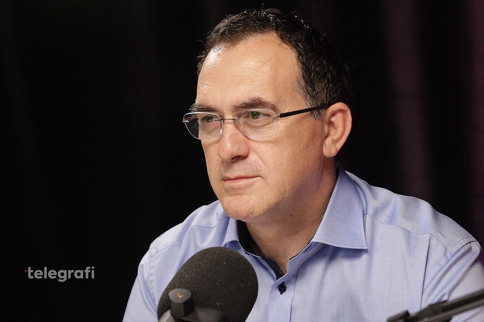 Edmond Hajrizi rektor i UBT se podcast interviste foto Ridvan Slivova 5