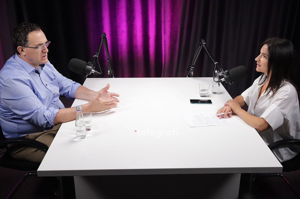 Edmond Hajrizi rektor i UBT se podcast interviste foto Ridvan Slivova 7