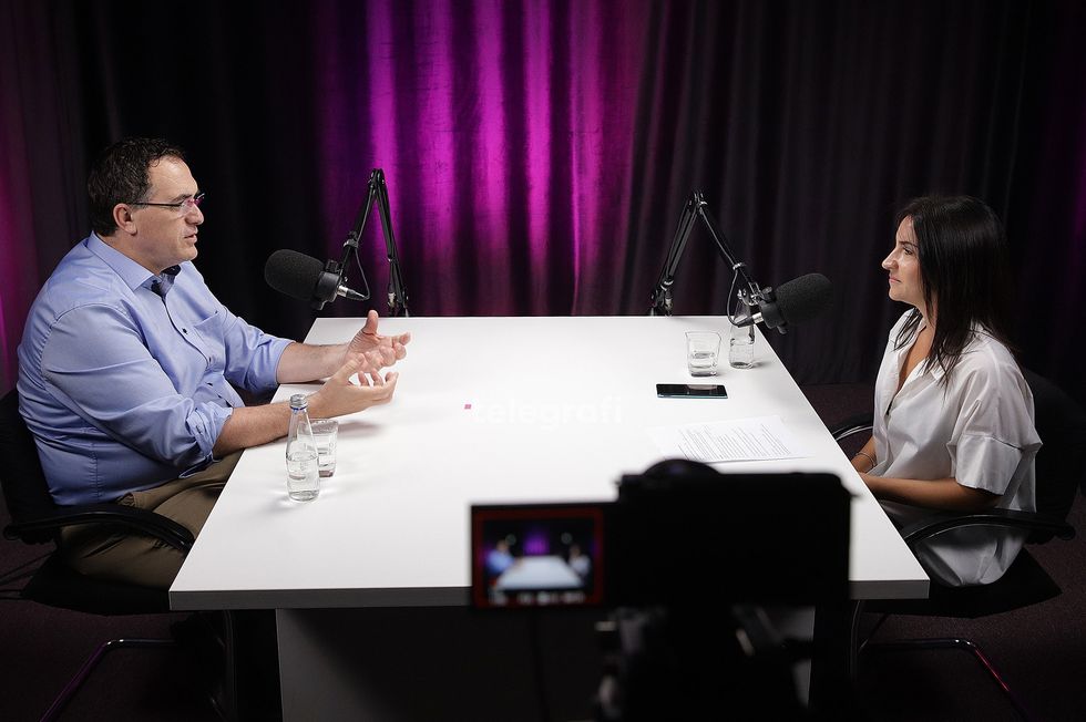 Edmond Hajrizi rektor i UBT se podcast interviste foto Ridvan Slivova 9