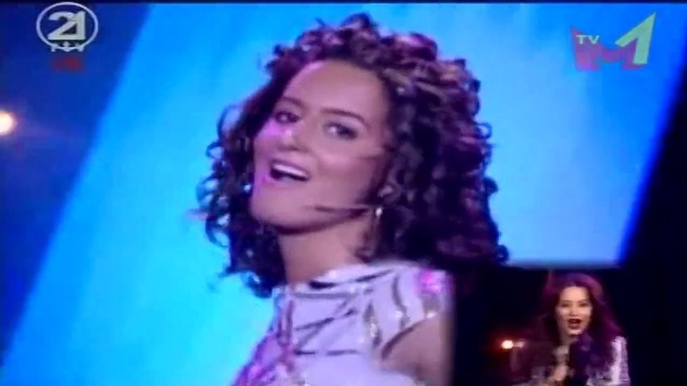 eGlidHZxMTI=_o_dafina-zeqiri---rralle-e-permalle-polifest-2010-retro-