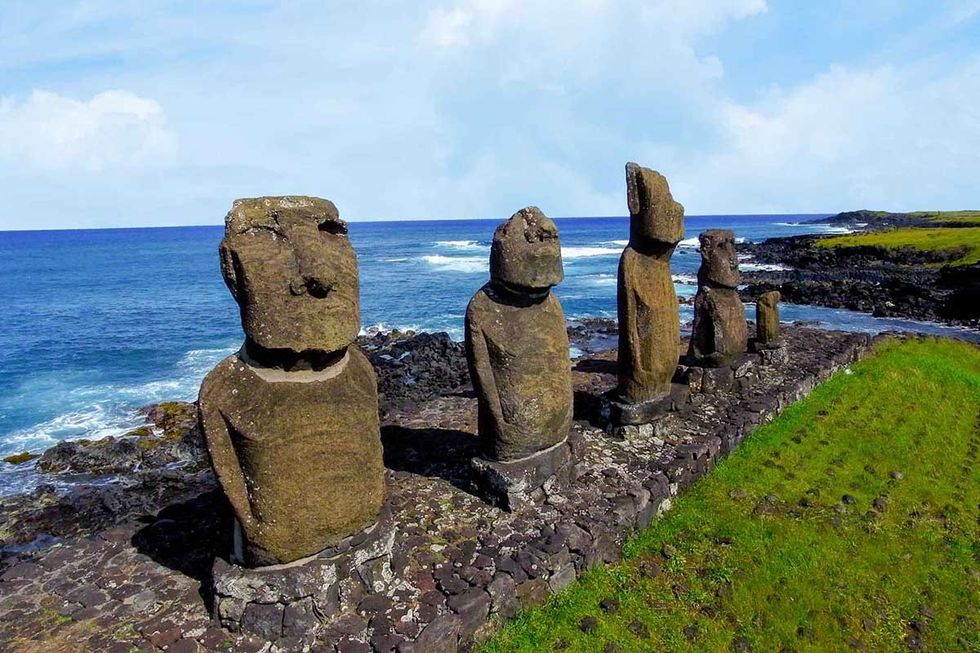 El Mito de los Moai que miraban al Mar