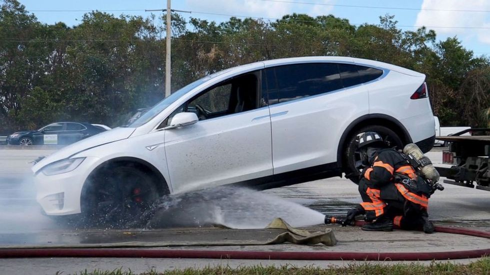 electric car fires 01 abc llr 221020 1666289782371 hpEmbed 992