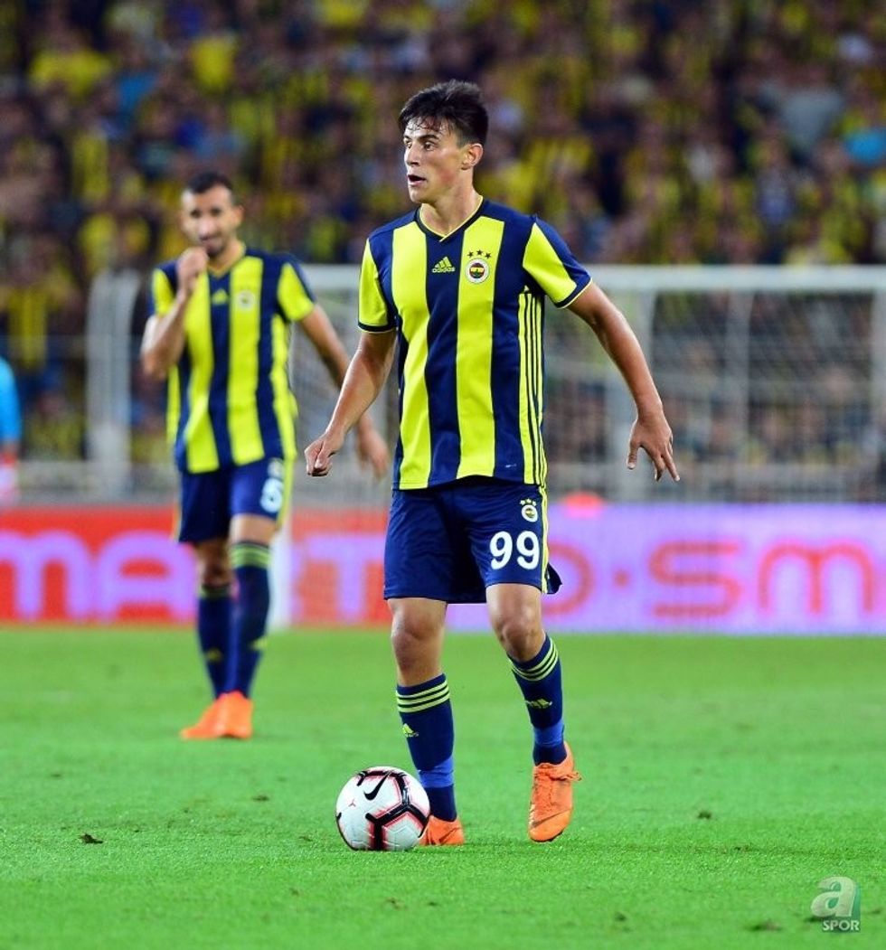 eljif icin fenerbahcenin kapisina dayandilar 1534372475666