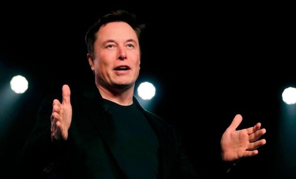 Elon Musk sells nearly 8 million shares of Tesla stock 1 e1660124818862