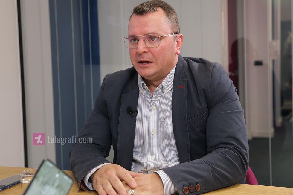 Emanuel Bajra interviste foto Ridvan Slivova 3 1