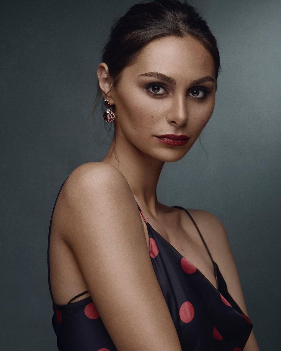 emauka 16168025225809864355390623276590357125876709n