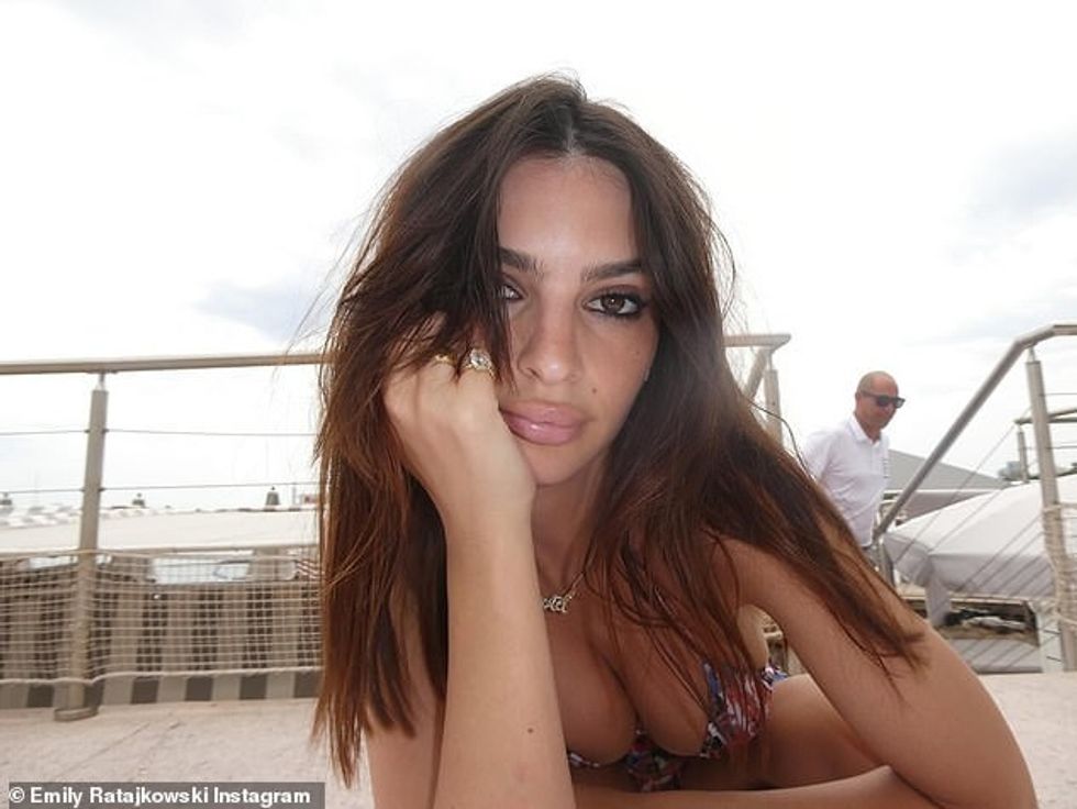 Emily – e cila ndan djalin trevjeçar Sylvester me ish-burrin Sebastian Bear-McClard – tha: “Unë kujdesem për shumë në jetën time.