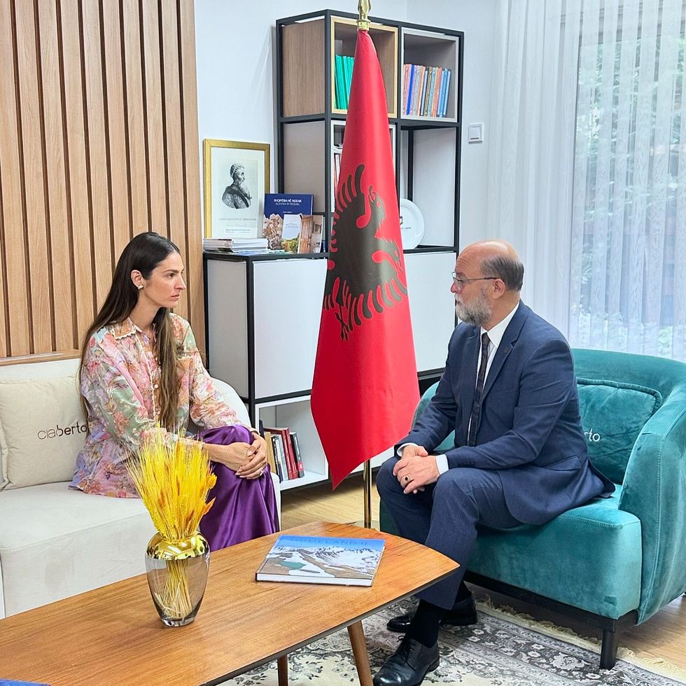 eminacunmulaj 1723188160 3430673397514405764 24314522