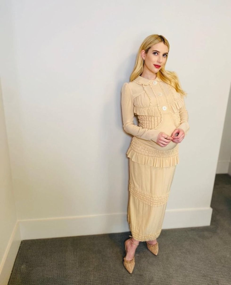 Emma Roberts Maternity Style 004