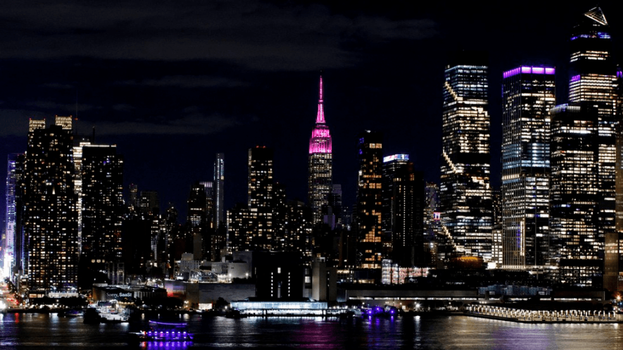 Ndërtesa Empire State ndriçohet me ngjyrë rozë në nder të Dolly Parton Ndërtesa Empire State ndriçohet me ngjyrë rozë në nder të Dolly Parton