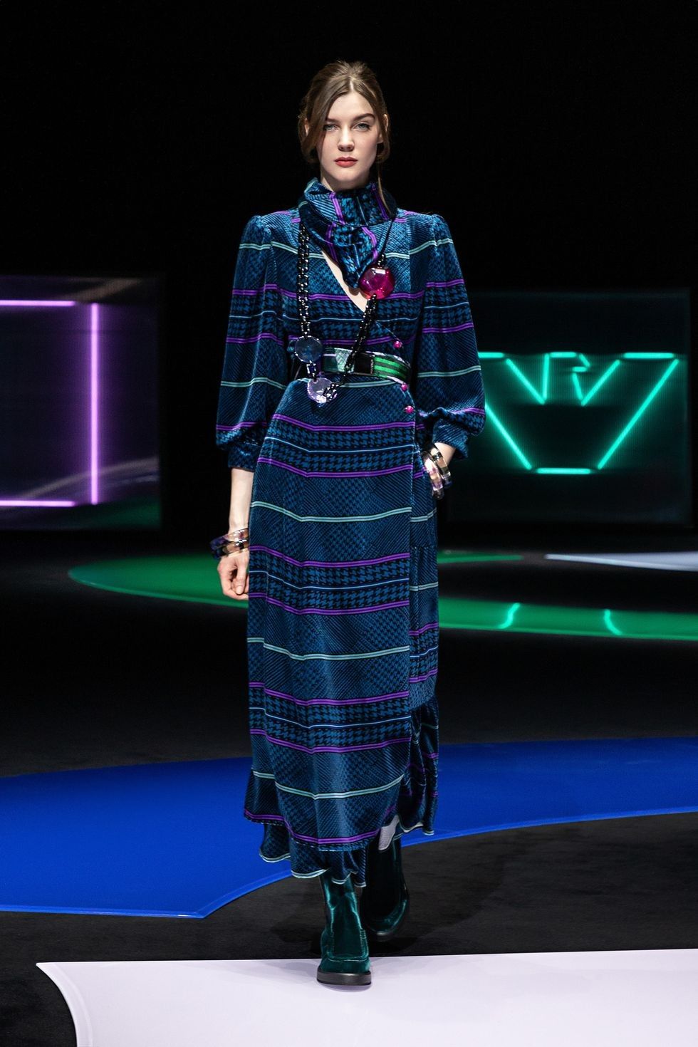 emporio armani fall 2021 runway look 68 1614289264