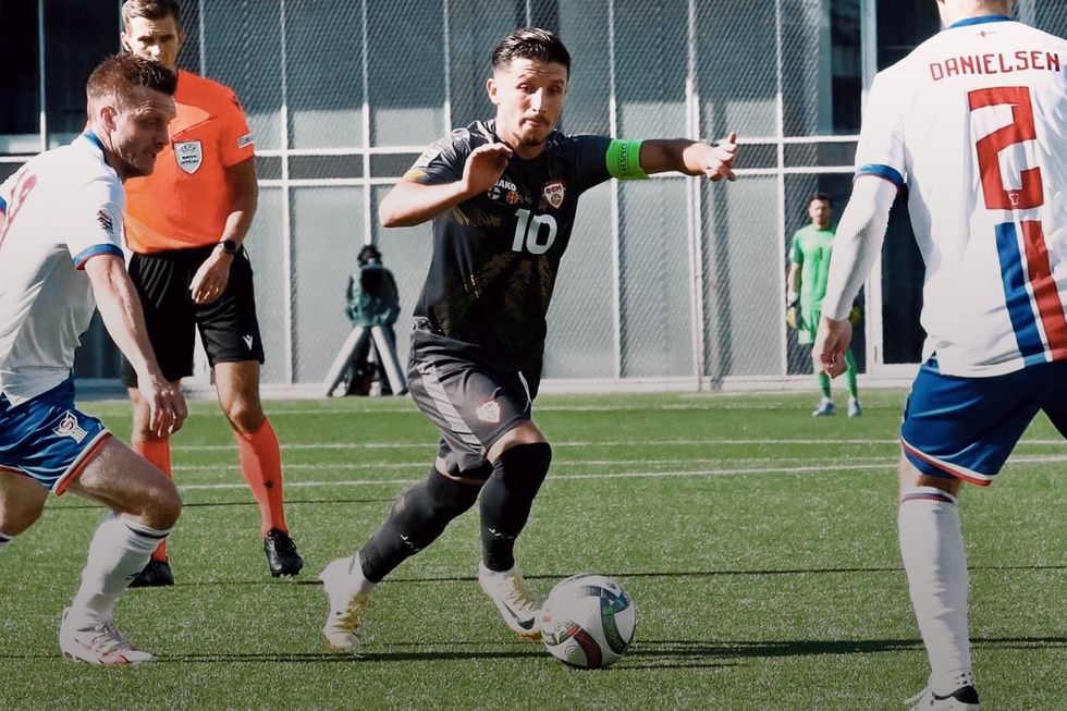 Enis Bardhi Perfaqesese