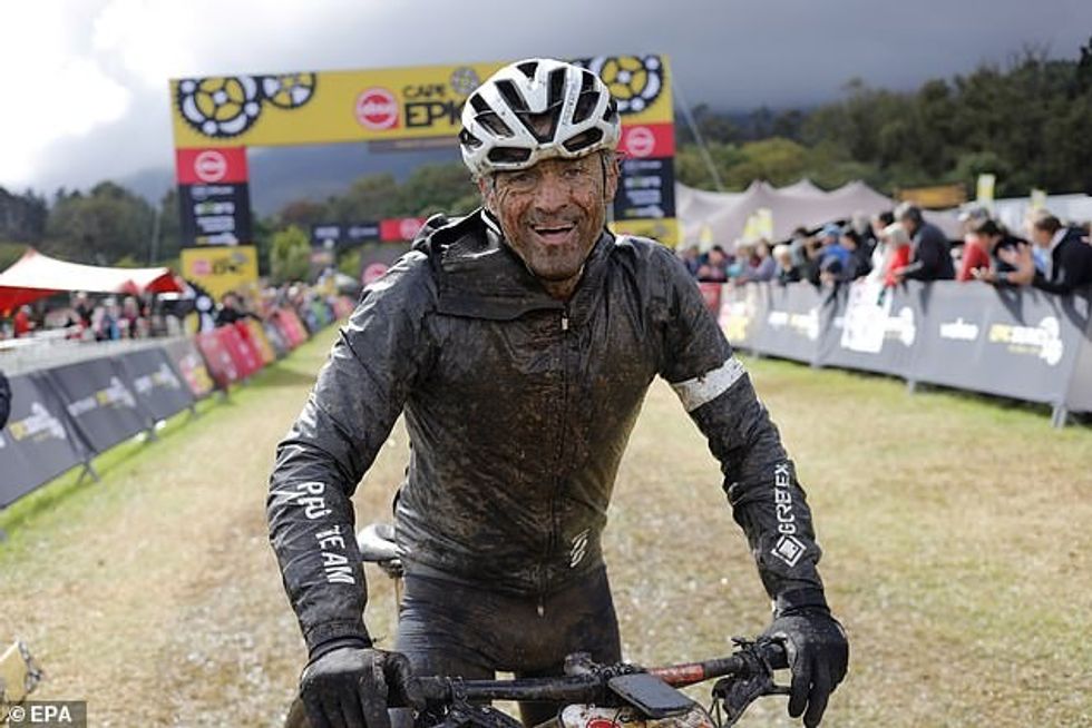 Enrique është një fanatik i garave të durimit dhe sapo ka përfunduar një seri maratonash në Afrikën e Jugut