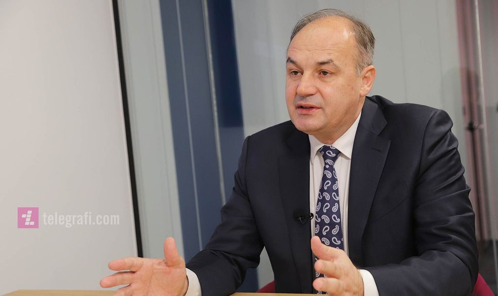 Enver Hoxhaj Interviste foto Ridvan Slivova 11 e1645617873141