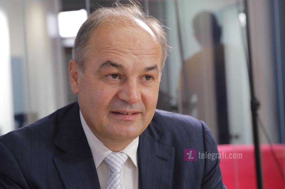 Enver Hoxhaj interviste foto Ridvan Slivova 11