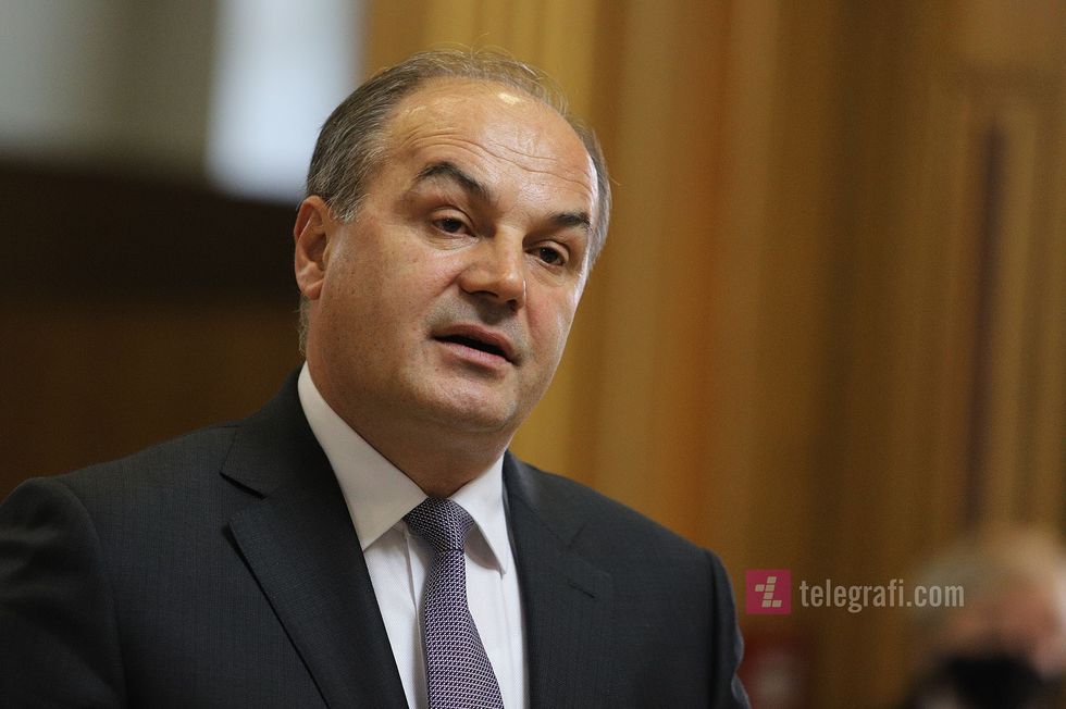 Enver Hoxhaj pas takimit me Albin Kurtin e Vjosa Osmanin foto Ridvan Slivova 10