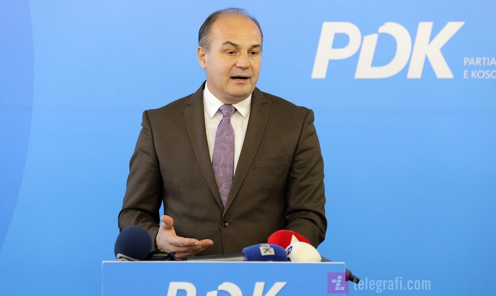 Enver Hoxhaj PDK konference foto Ridvan Slivova 1 e1615891670652