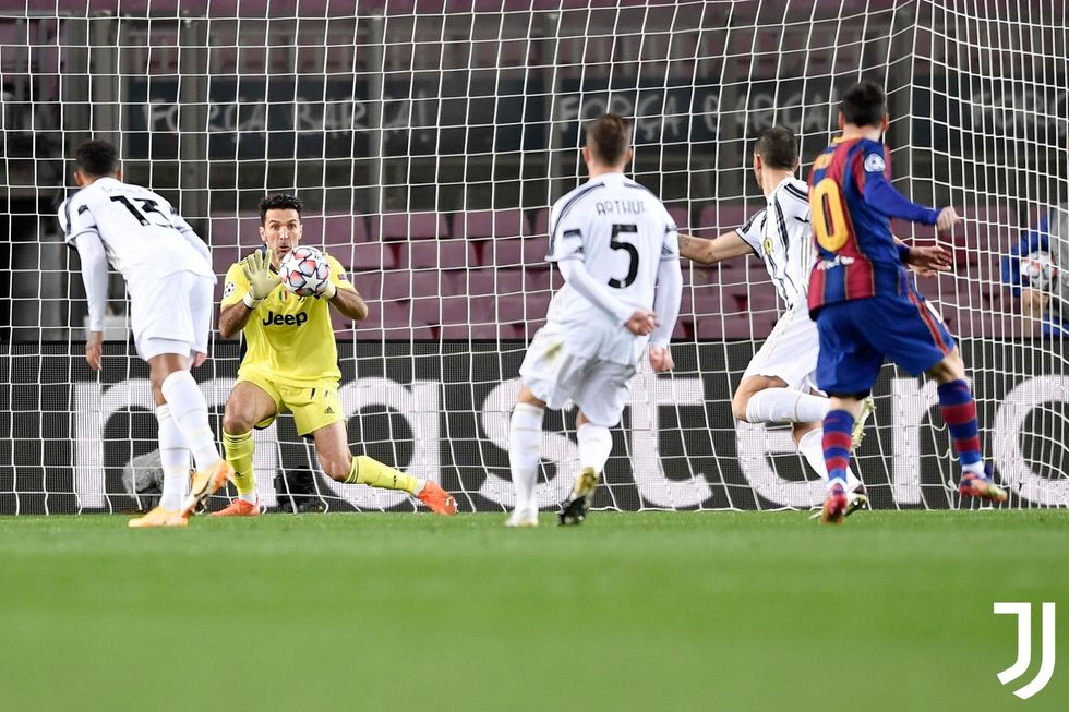 Eovx8lRXUAEliNb scaled