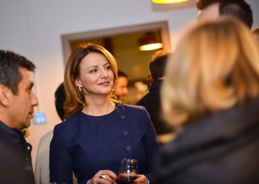 Ermira Mehmeti zyra e re 4