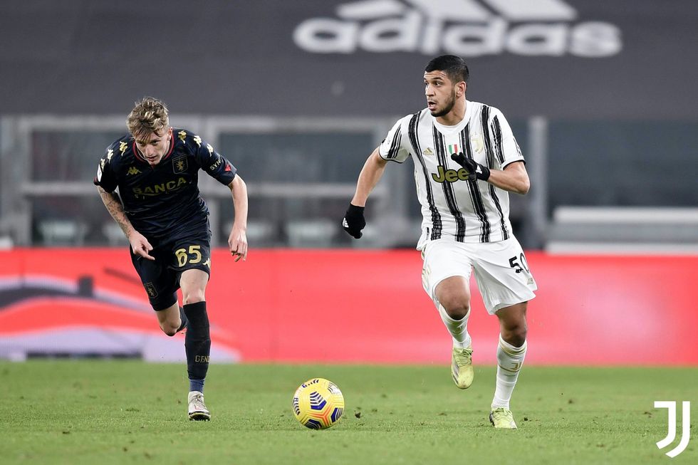 ErpMzmHXEAAVeyt scaled