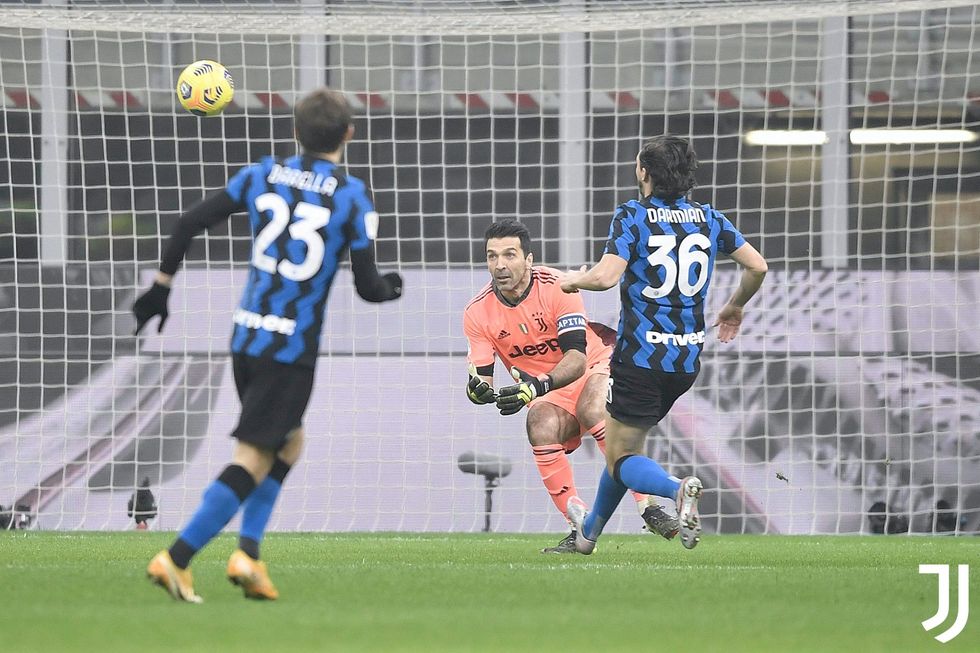 EtQDhpsXMAAKWcH scaled