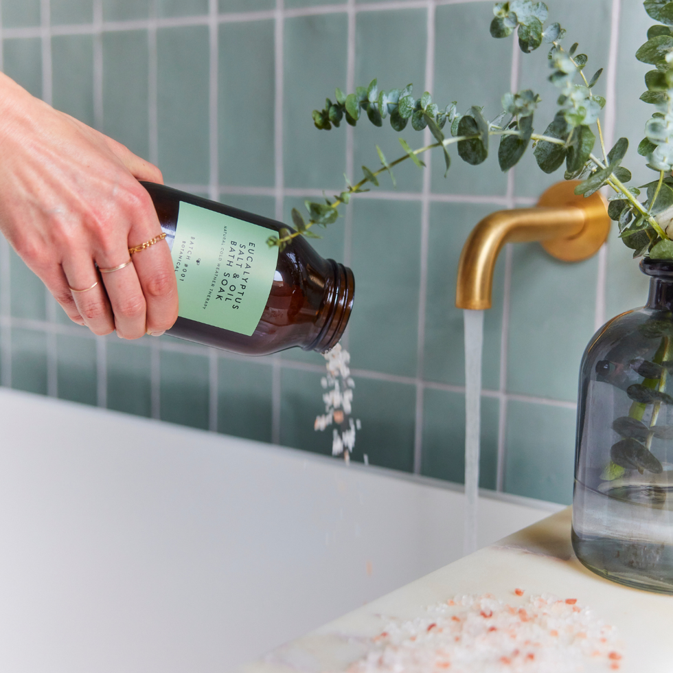 Eucalyptus Bath Soak Pourin