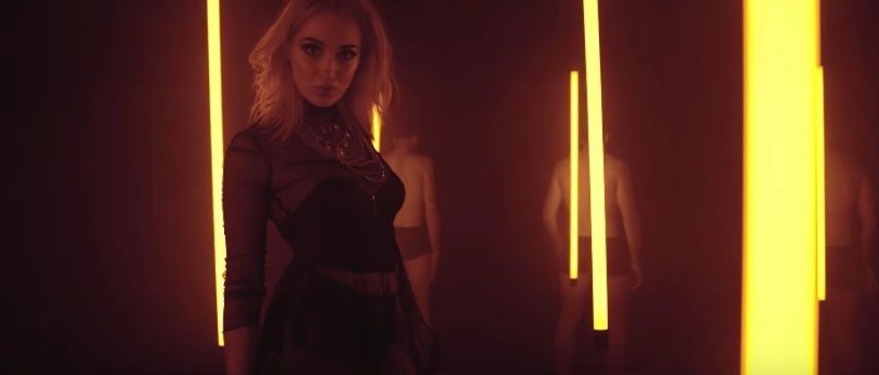 Evi Reçi më e ekspozuar dhe provokuese në klipin e ri