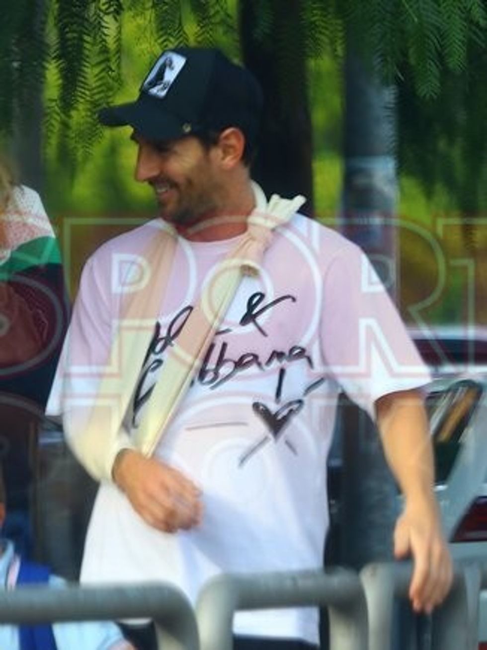 exclusiva las primeras fotografias messi tras lesion con brazo cabestrillo 1540268820497
