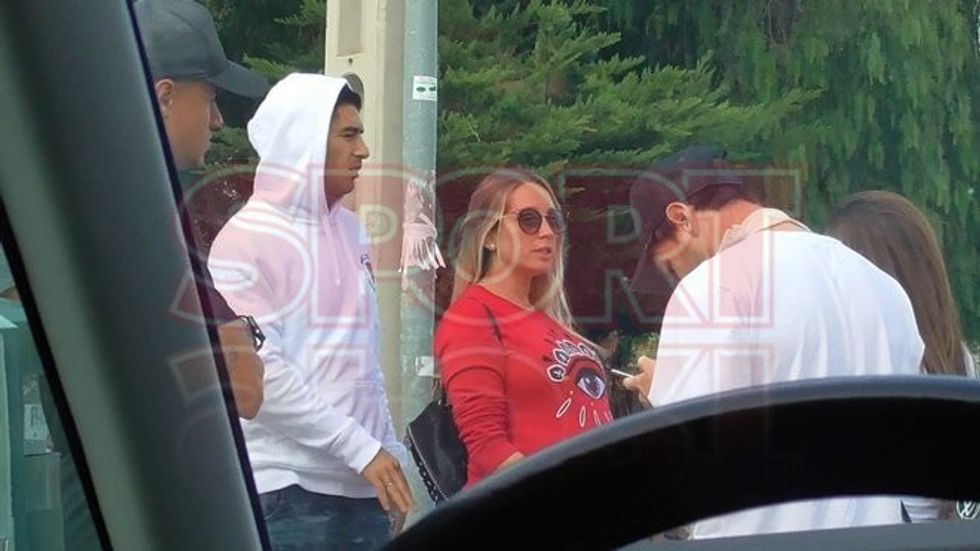 exclusiva las primeras fotografias messi tras lesion con brazo cabestrillo 1540268851459