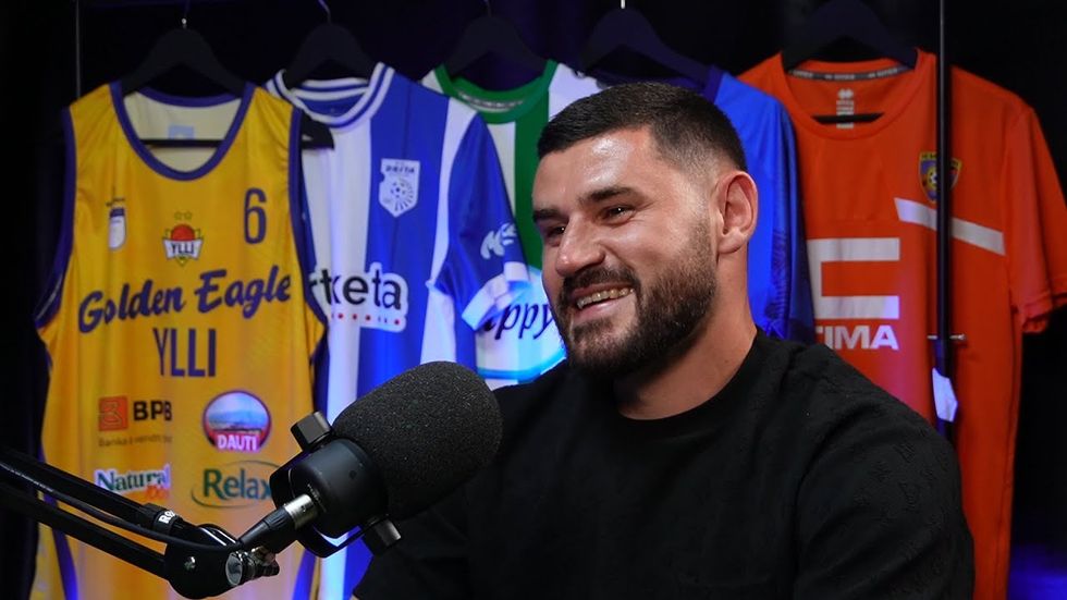 Arena e Yjeve: Arb Manaj