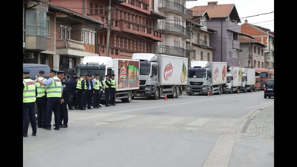 Bizneset bllokojnë hyrje-daljet në Prishtinë, kërkojnë shtyrje të liberalizimit të energjisë