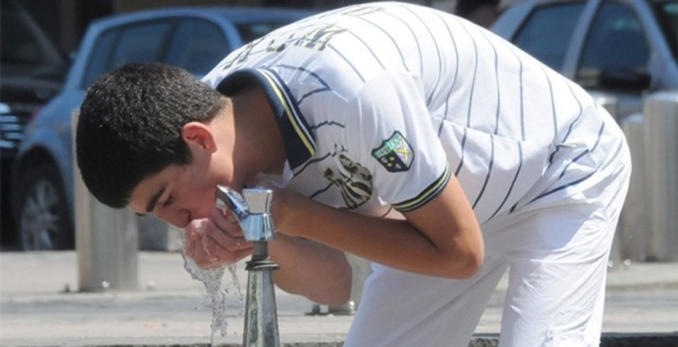 f03bfc24a8270ee07f92901abd65db37