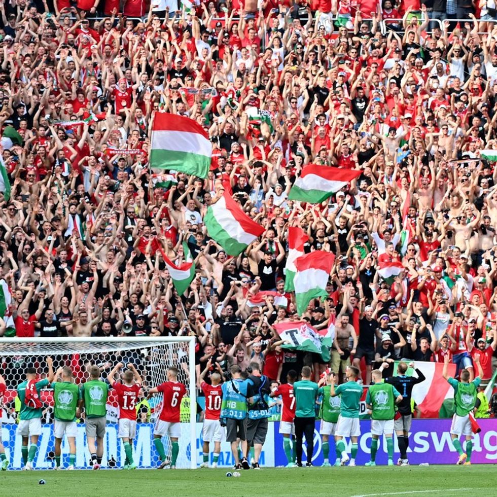 f17d12c2 bd75 4d77 aee2 b4a4f34a41b8 large AP21170544084159