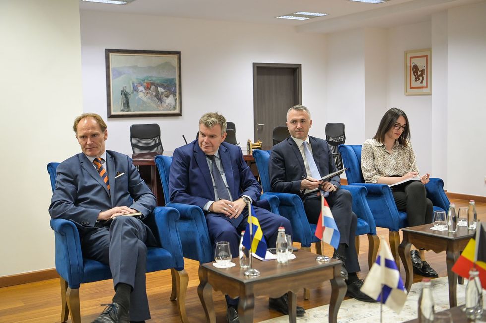 F1EAC532 C91F 4306 8D81 7FEC9C8526D9