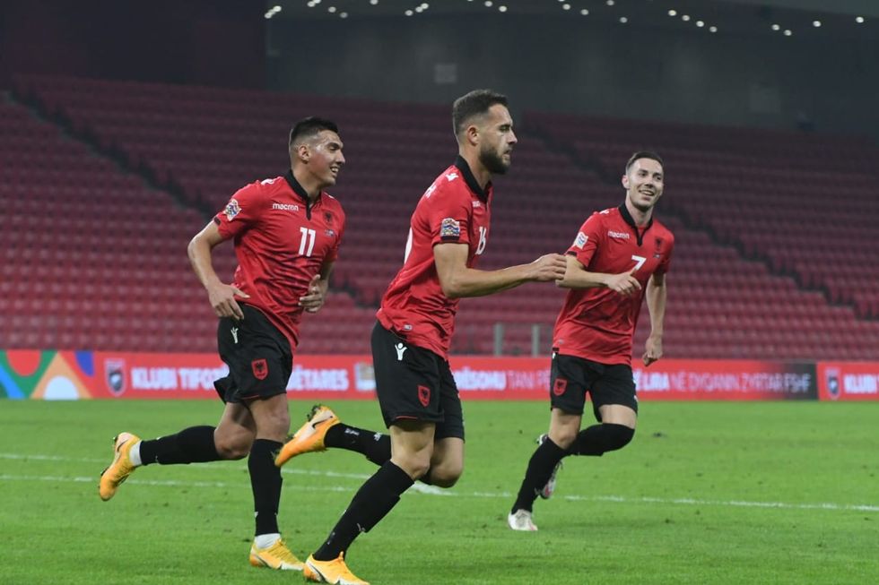 f29fb804 4245 40df 80d4 93503cea71e4