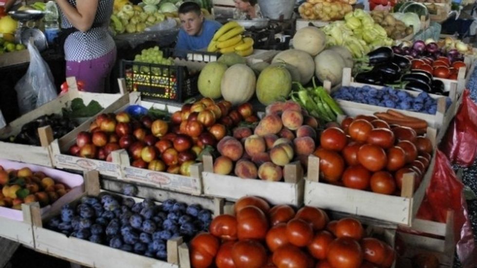 Frutat dhe perimet arrijnë çmimet maksimale për festën e Pashkëve