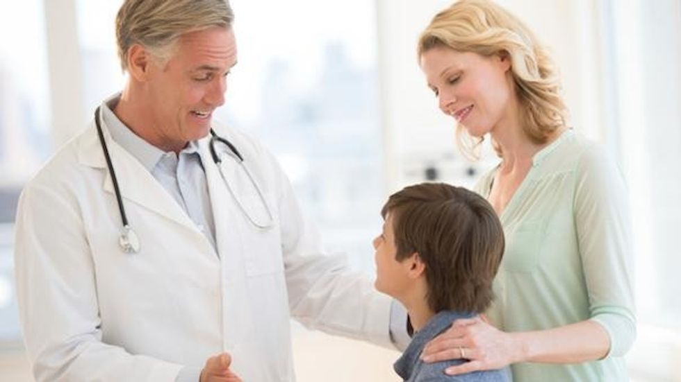 family doctor talking 176522543 small