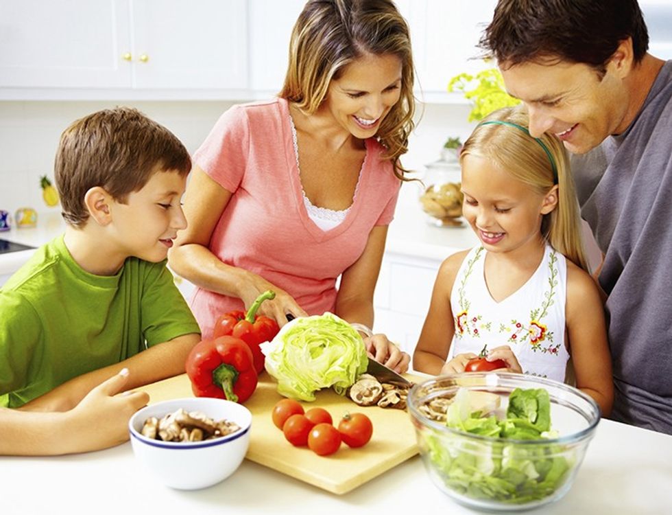 Family-in-Kitchen_iStock