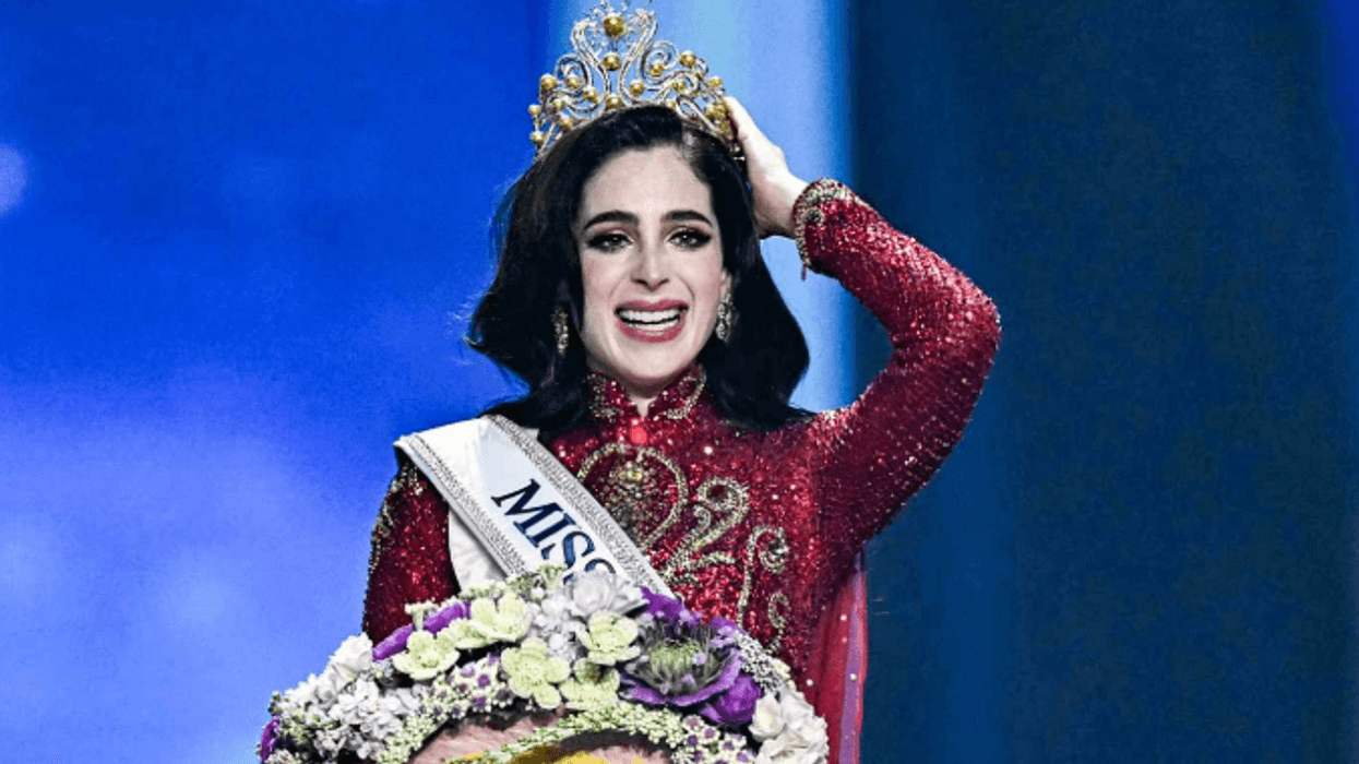 Vazhdojnë polemikat për Miss Universe-n e re - me deklaratën e saj 'tronditi' konkursin dhe shkaktoi reagime të stuhishme Vazhdojnë polemikat për Miss Universe-n e re - me deklaratën e saj 'tronditi' konkursin dhe shkaktoi reagime të stuhishme