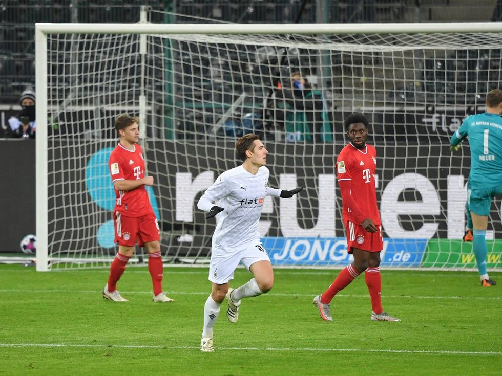 fc bayern muenchen gladbach 100 v HintergrundL