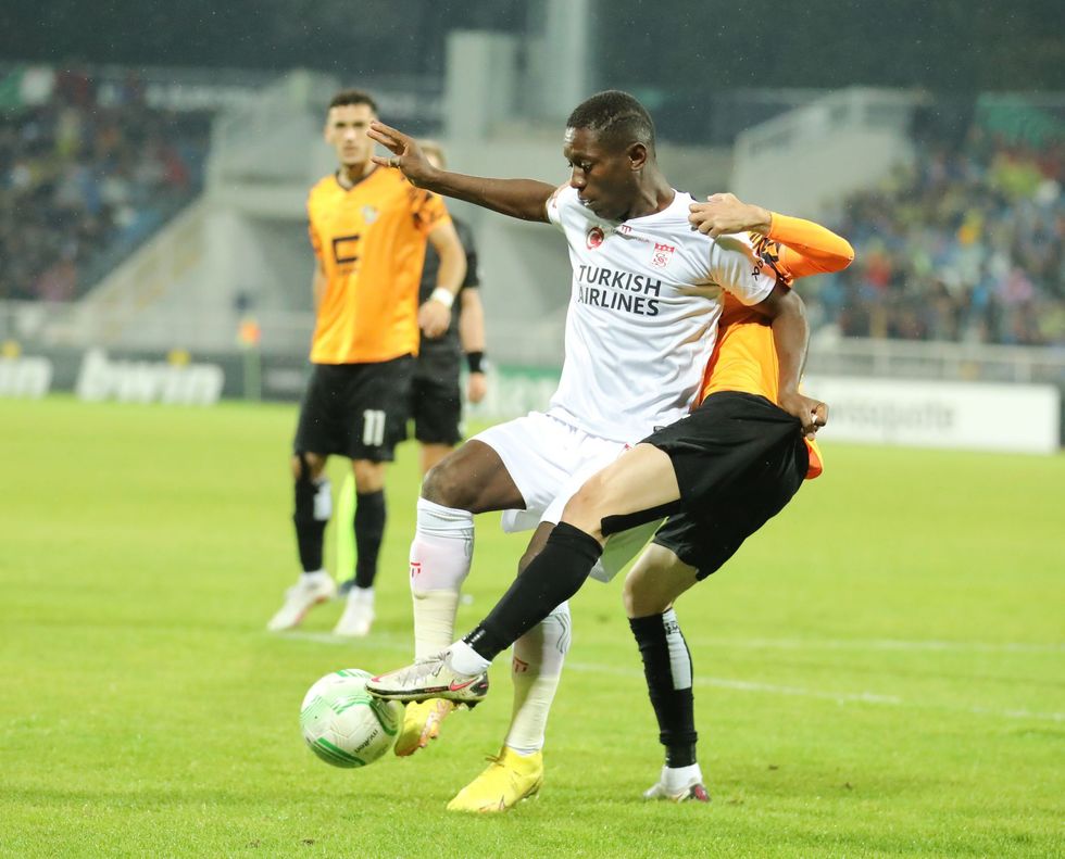 Fe XW12XoAolBvq scaled