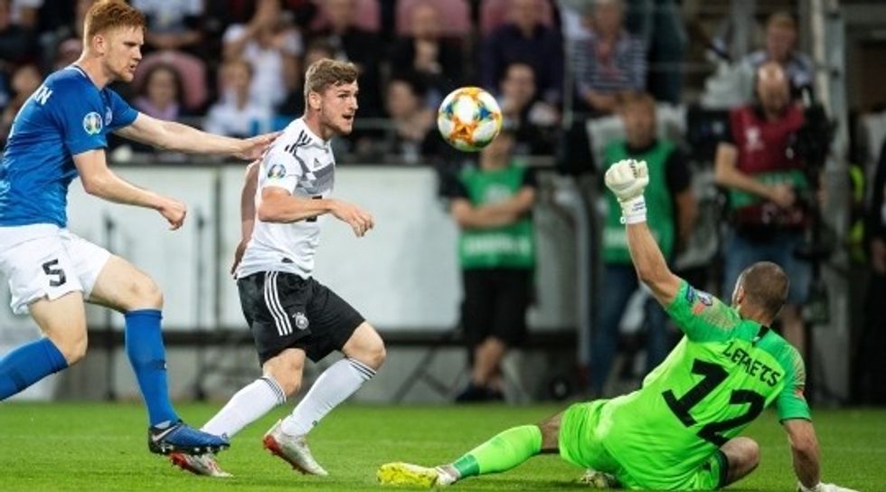 fe919900fac12c7b79b0495addb6eae7s