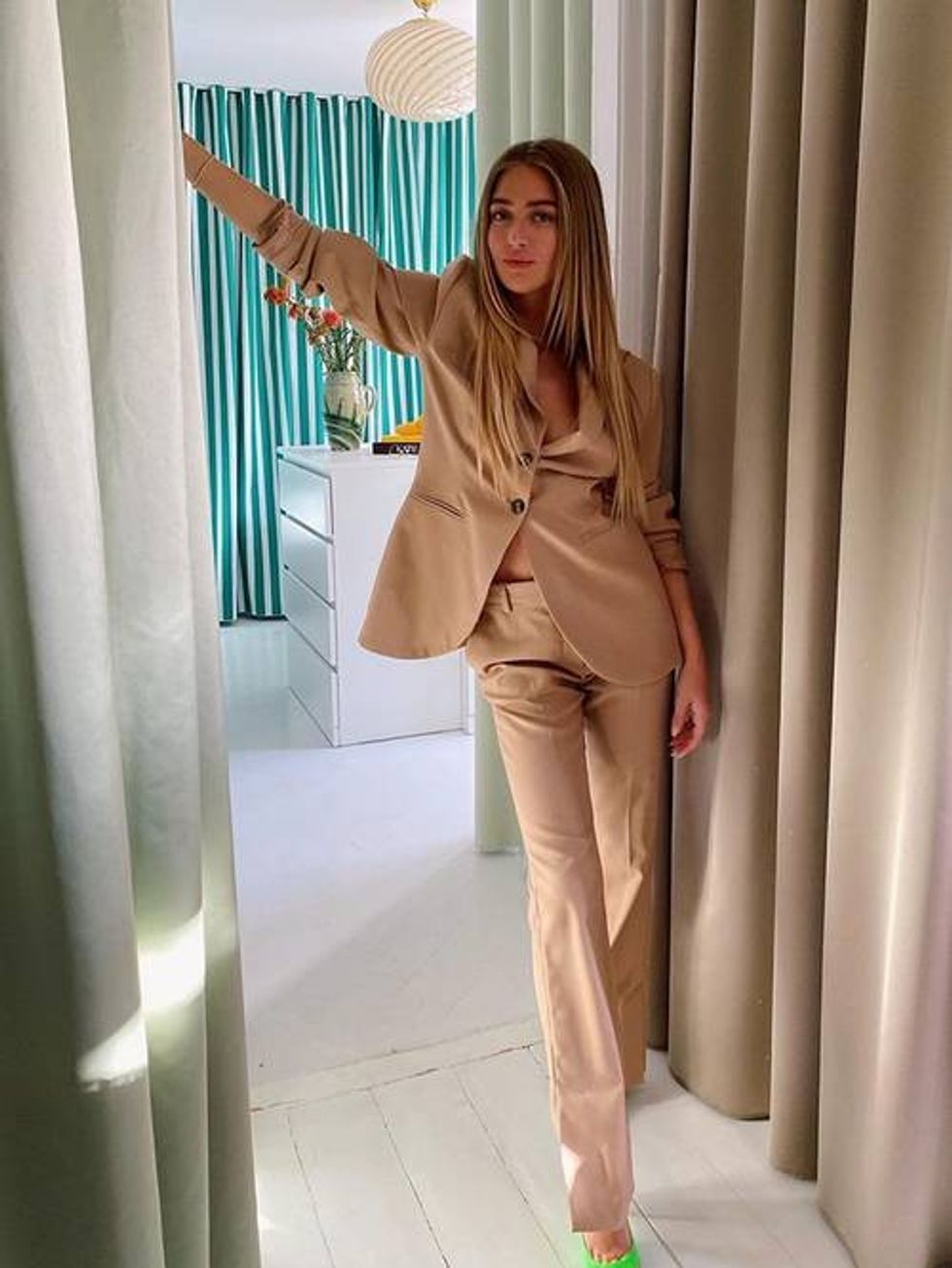 feathered hair 290284 1605873971404 image.c