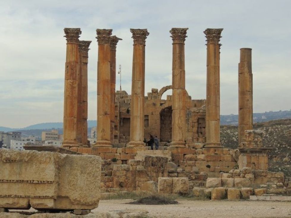 Features of the Temple of Artemis 1